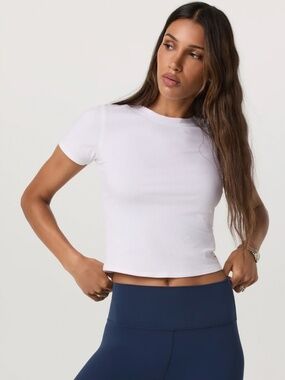 Vuori Pose Fitted Tee